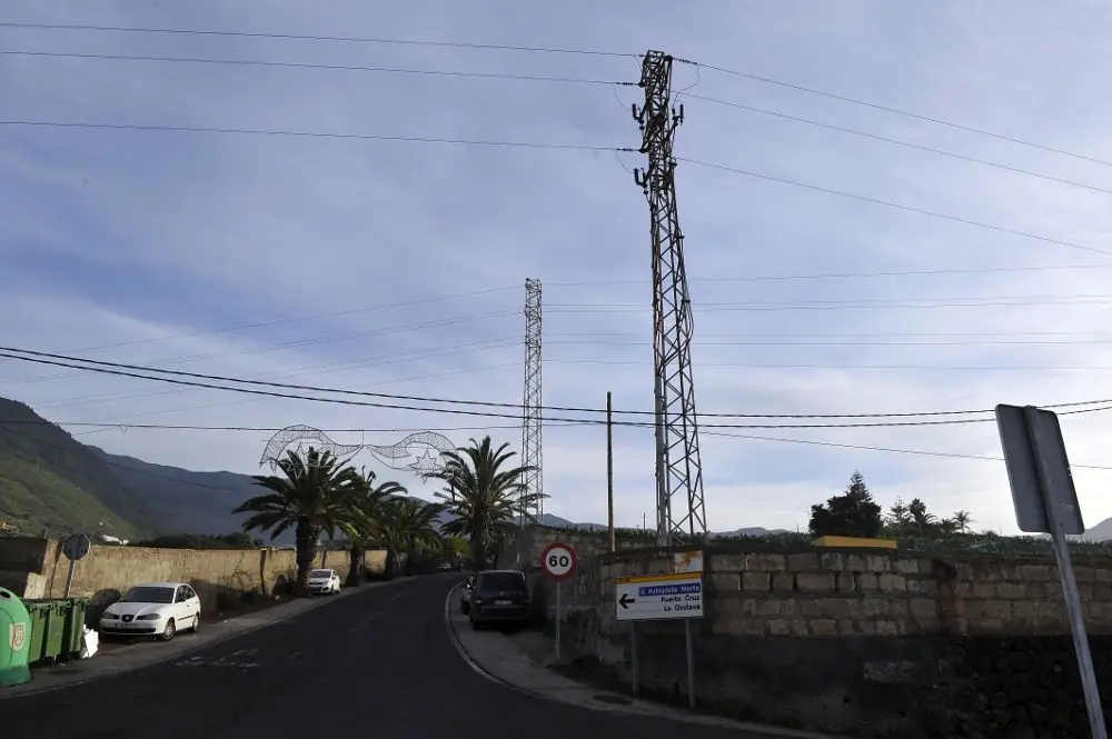 Exigen la retirada de las torretas instaladas en El Rincón en 1995
